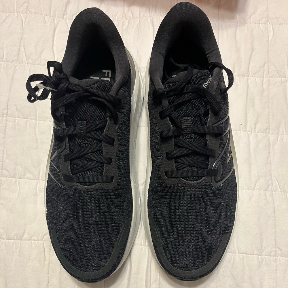 New Balance Fresh Foam X KAIHA RD Black and White Athletic Shoes 8.5 D - Picture 2 of 6